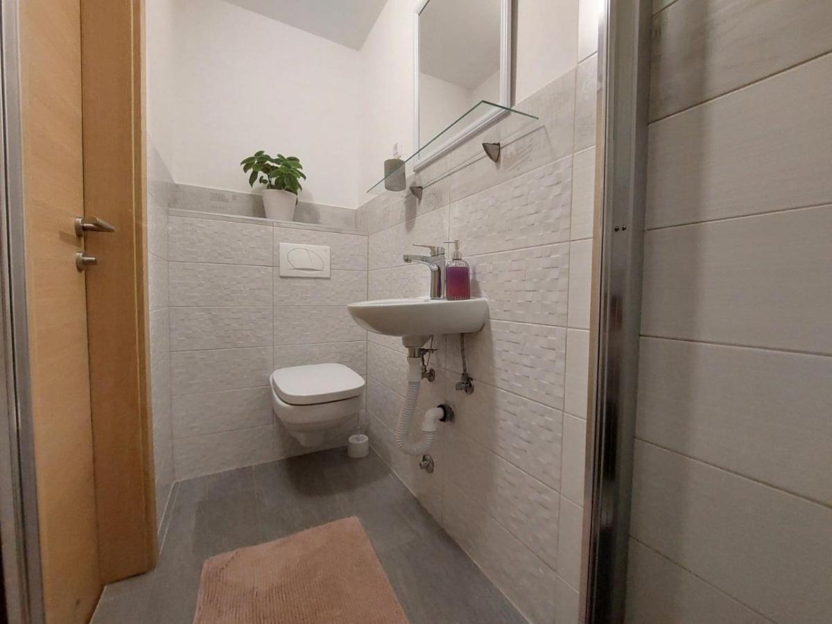 Apartmani Roza Pula Exterior foto