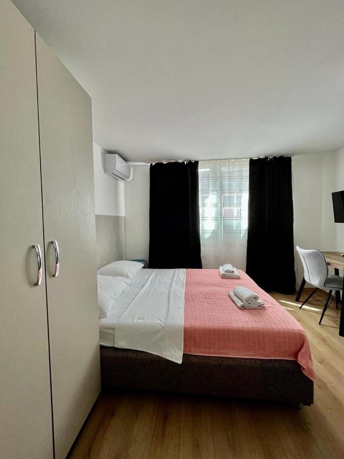 Apartmani Roza Pula Exterior foto